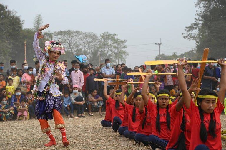 Exploring the Impact of Deepfake Technology on Entertainment Industry Ethics